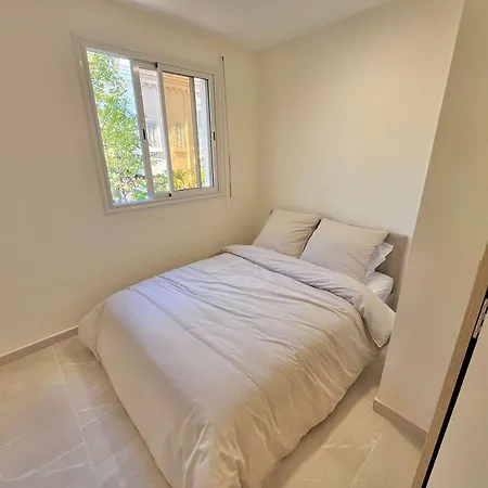 Apartment Le Travolta Avec Merveilleuse Terrasse, Chic Et Lumineux A Deux Pas Du Centre-ville *