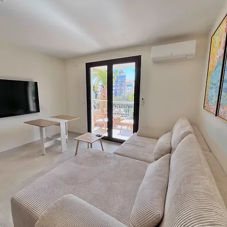 Le Travolta Avec Merveilleuse Terrasse, Chic Et Lumineux A Deux Pas Du Centre-ville Apartment Cannes