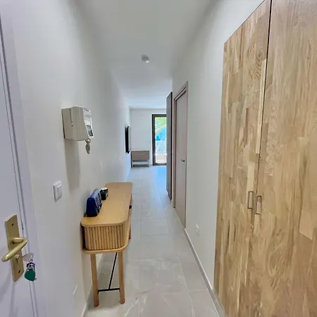 Le Travolta Avec Merveilleuse Terrasse, Chic Et Lumineux A Deux Pas Du Centre-ville Apartment *